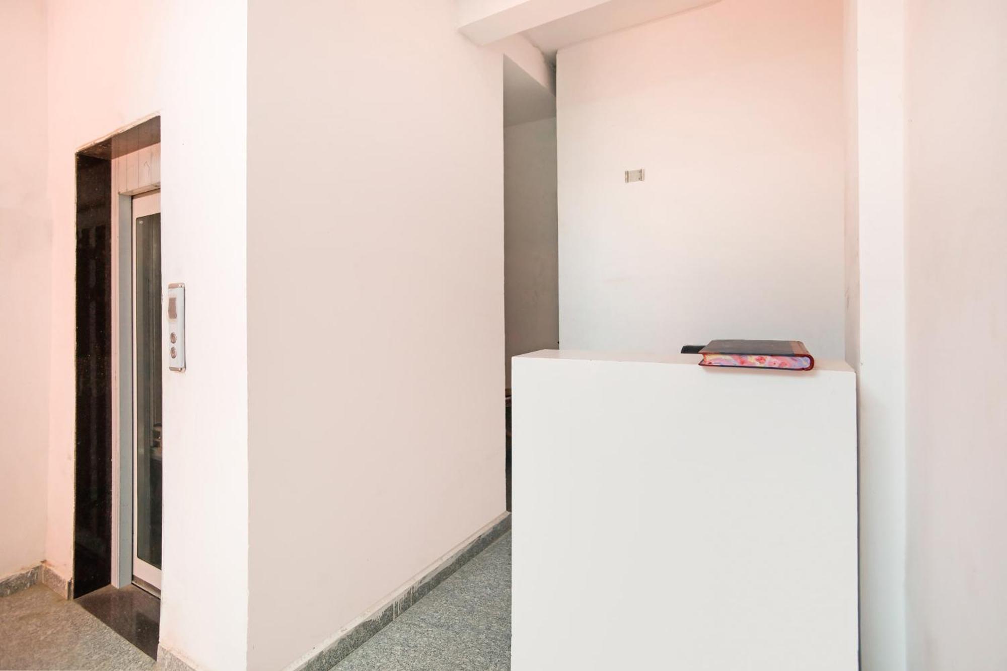 Hotel O Welcome Residency Gurgaon Bagian luar foto